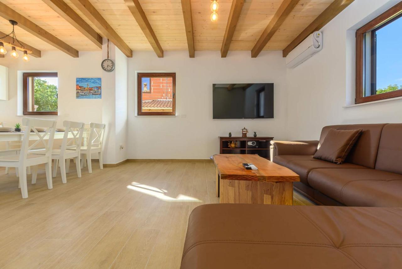 Villa David - Luxurious Secluded Villa With A Heated Pool Butkovići Eksteriør billede